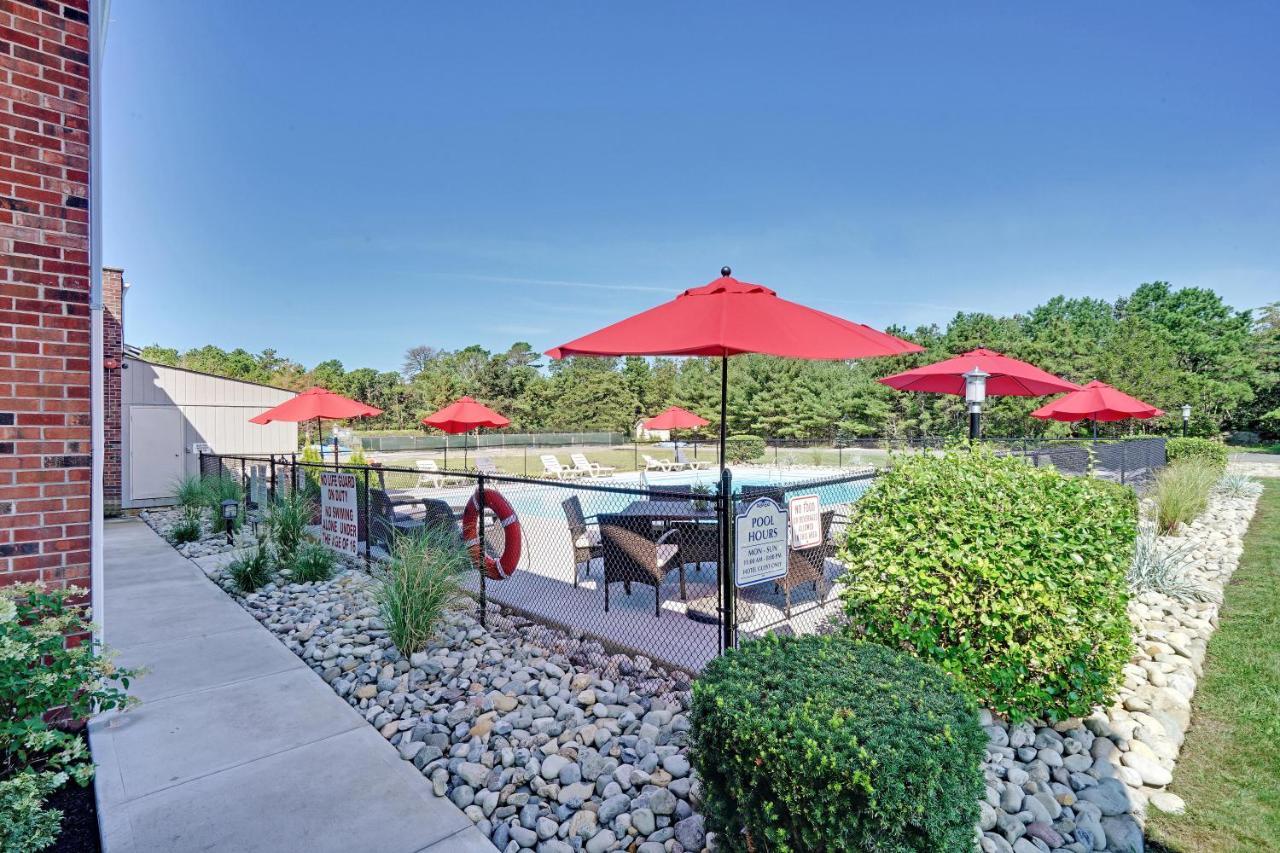 Blue Creek Inn Waretown Exterior foto